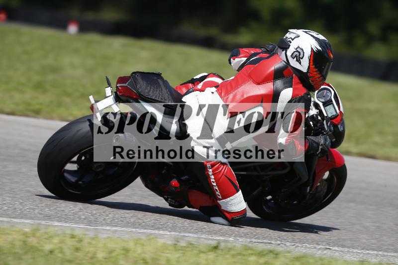 /Archiv-2024/29 12.06.2024 MOTO.CH Track Day ADR/Gruppe gelb/backside